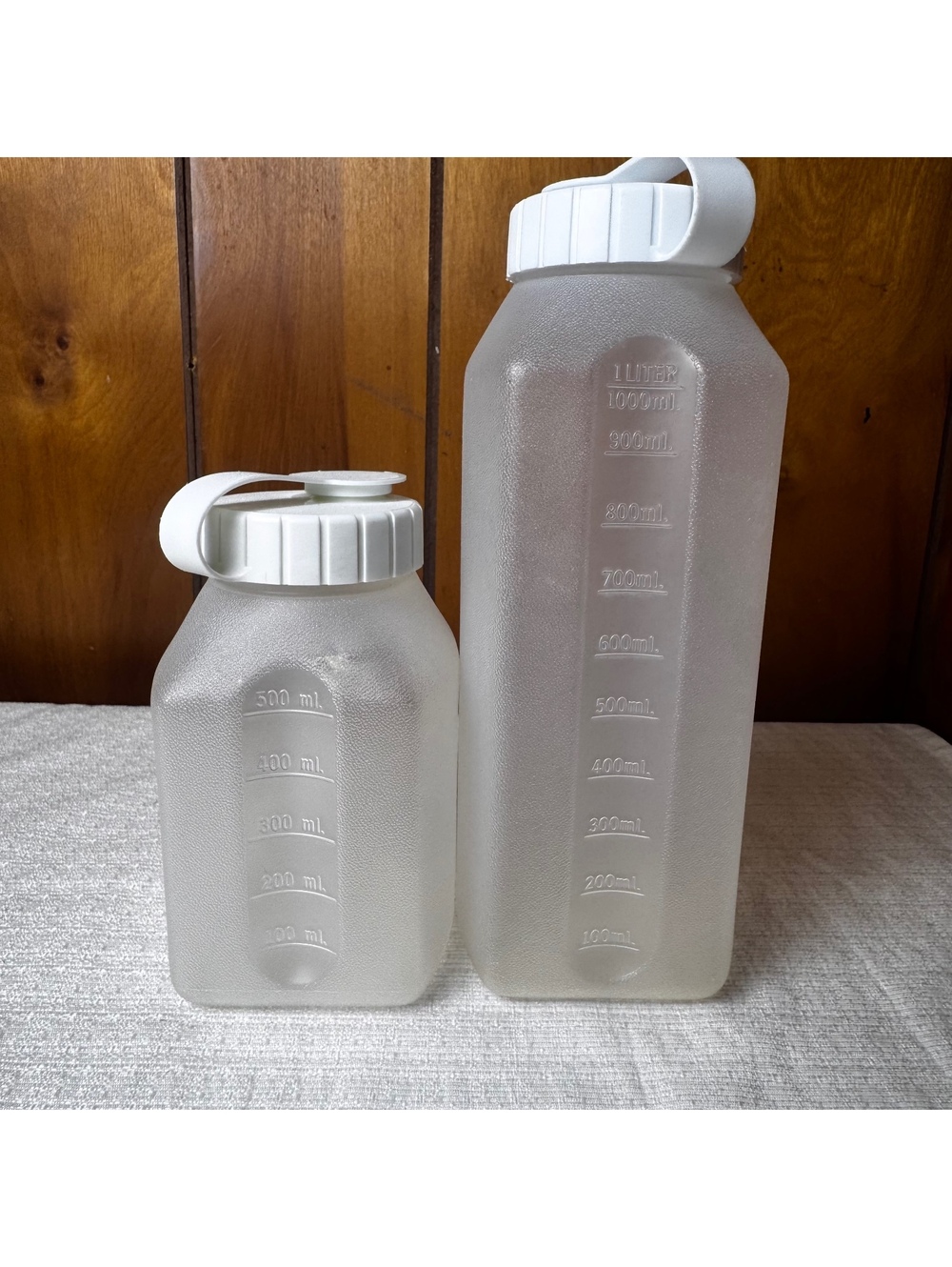 Vintage Rubbermaid Dressing Bottle Set 1 Pint & 1 Quart Frosted Plastic